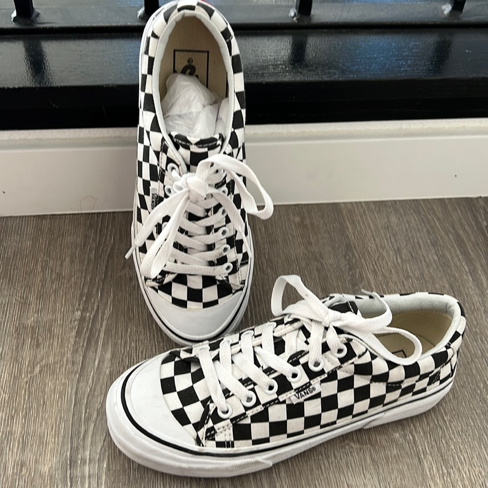 Checker Vans - image 2